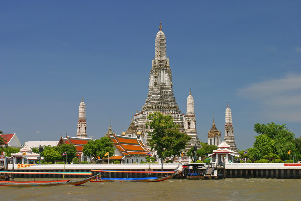 Wat_Arun_from_Chao_Phraya_River